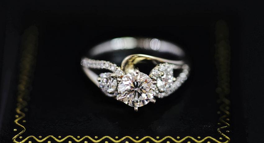 Wedding & Engagement Rings