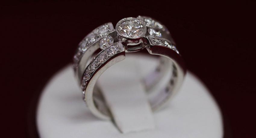 C & R Diamond Jewelers