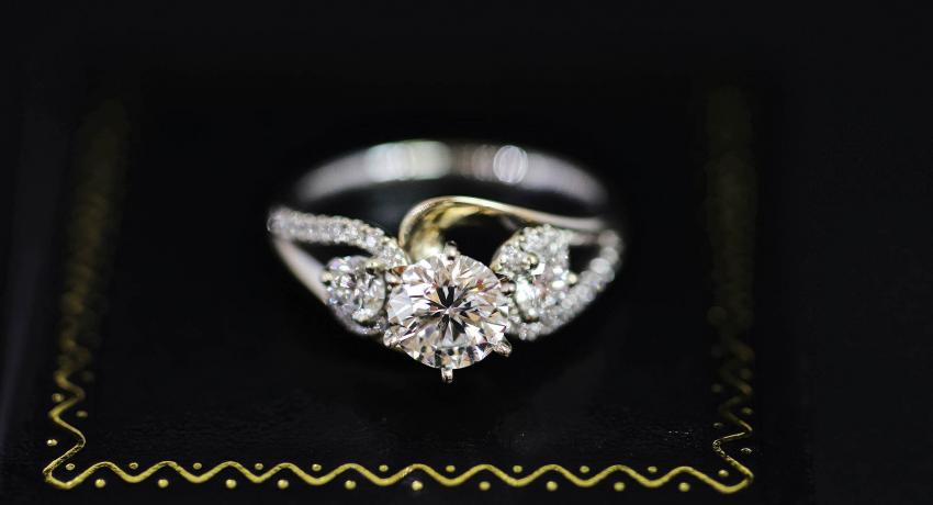 C & R Diamond Jewelers