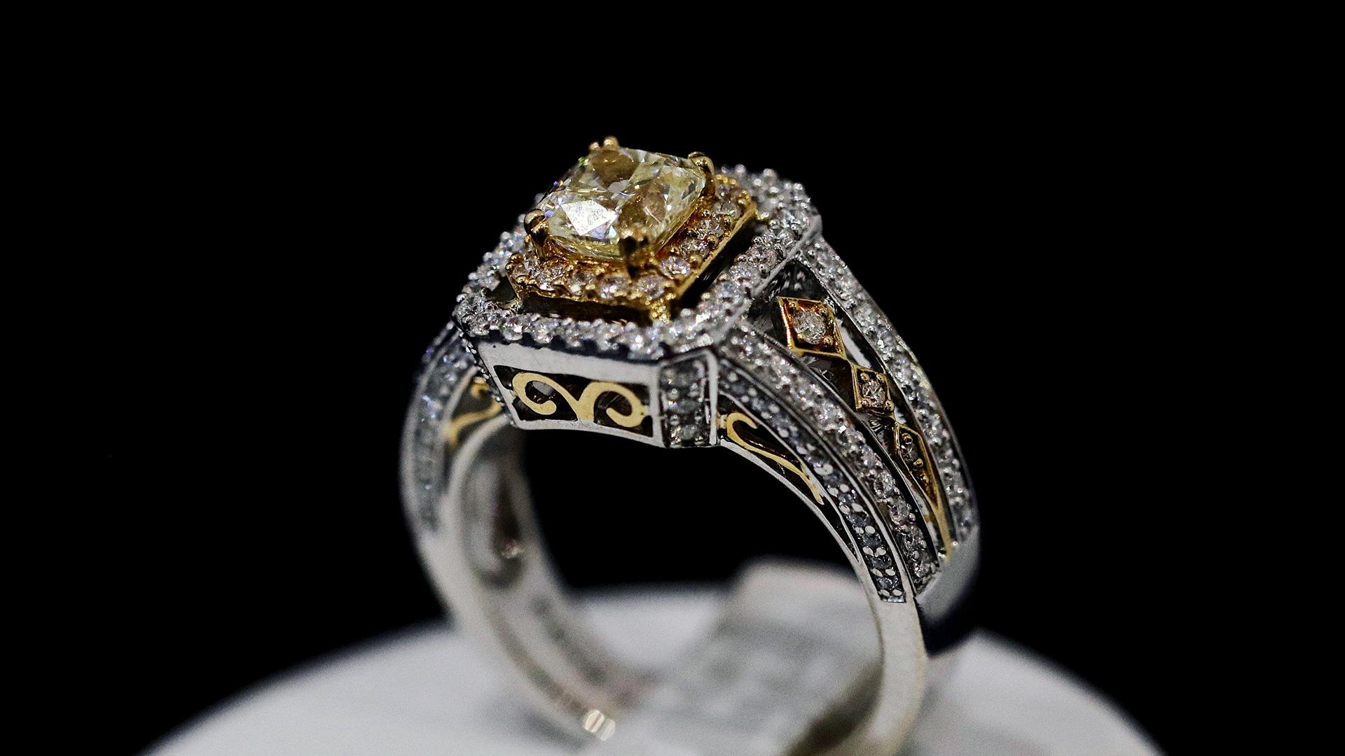 Huntington Beach Diamond Jeweler